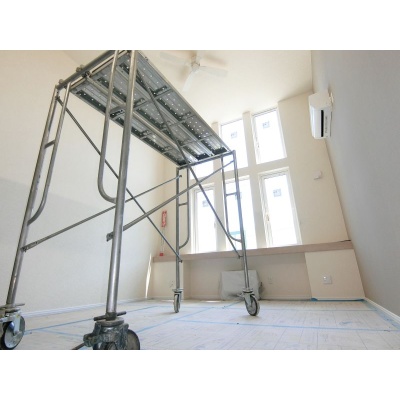建築中の写真です