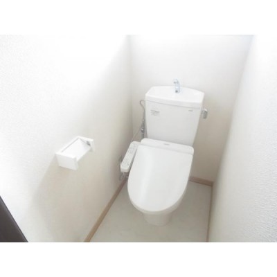 【トイレ】トイレはLIXIL製の温水洗浄機能付きに新品交換し