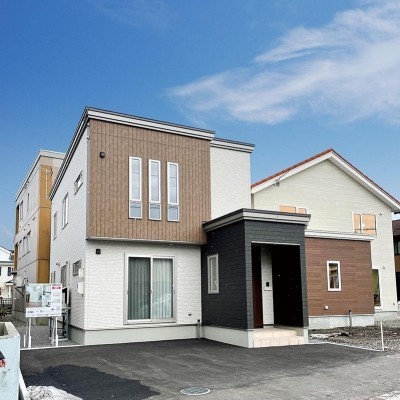 外観のイメージからは想像つかない中2階、ぜひご覧いただきたい
