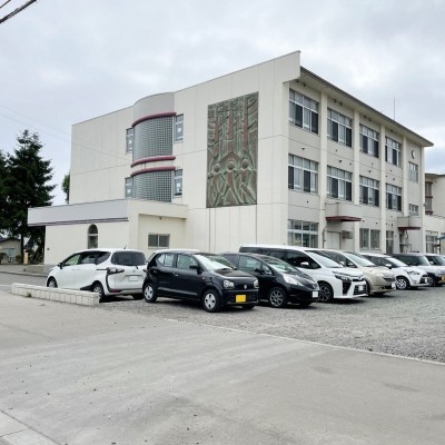 徒歩3分 学校区の八幡小学校