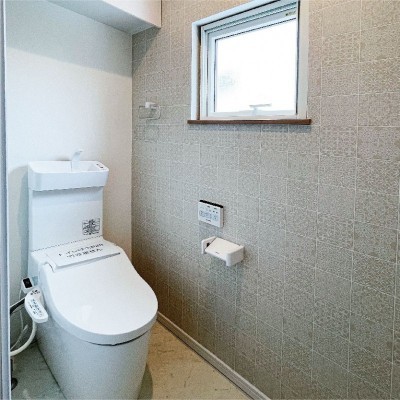 1階トイレは引き戸です。