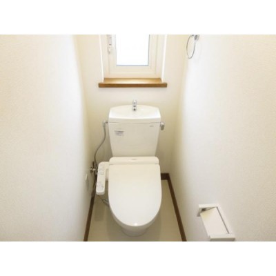 【同仕様写真】トイレはTOTO製の温水洗浄機能付きに新品交換