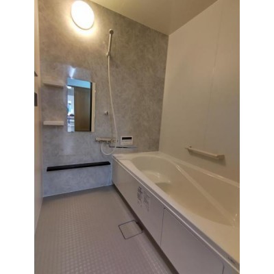 【リフォーム後写真】トイレはLIXIL製の温水洗浄機能付きに
