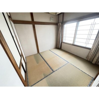 【リフォーム前】玄関ホールです。クッションフロア貼替、壁・天