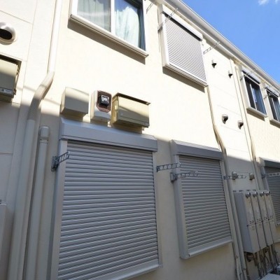全部屋安心の防犯シャッター付き♪