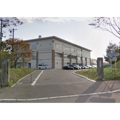 湖畔小学校まで510m