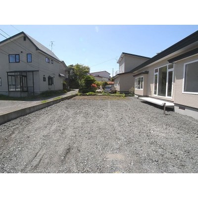 外観 広々駐車場としてもご利用いただけます。