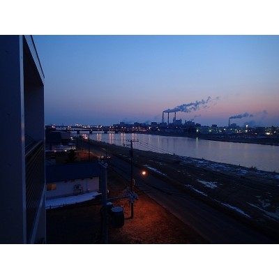 夕日が沈んだ後の夜景もとても綺麗です♪