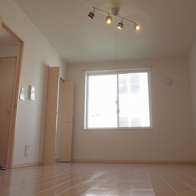 写真は102号室の室内です(イメージ)