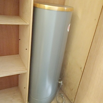 灯油タンクはシューズボックス内