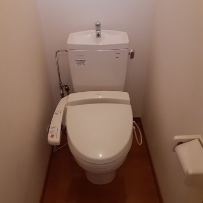 トイレはウォシュレット付き