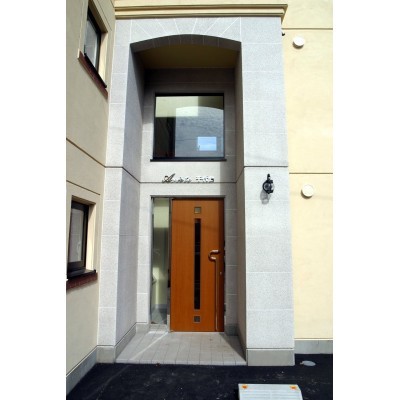 エントランスはオートロック完備♪