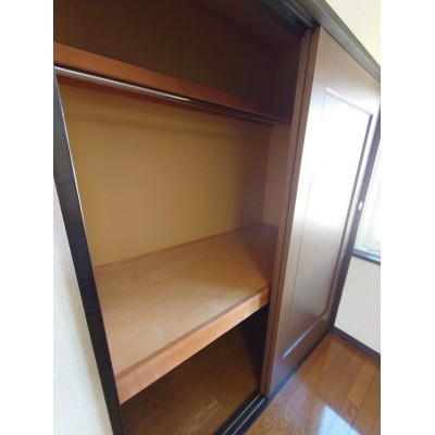 収納は押入れタイプなので大容量です♪