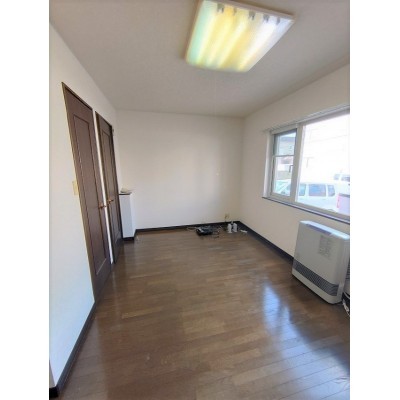 開放的な大きい窓があるお部屋です♪