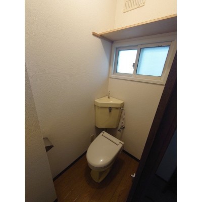 トイレには窓付き♪