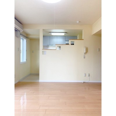 ※退去後清掃中につき別部屋画像となります。