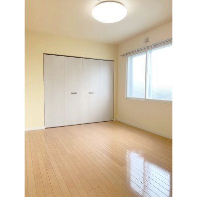 ※退去後清掃中につき別部屋画像となります。