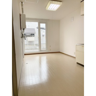 床材はクッションフロアを使用♪