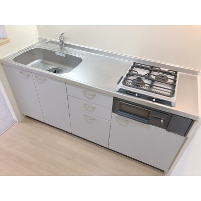 2口コンロ、グリル付きでお料理もはかどります♪