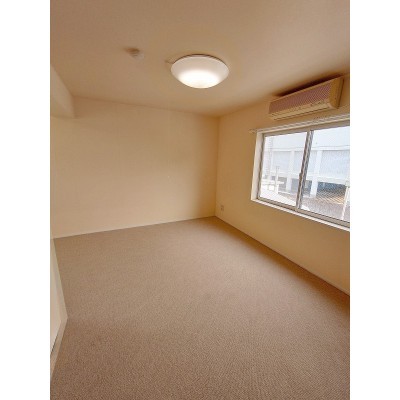 入居中の為、別部屋画像となります。(反転タイプ)