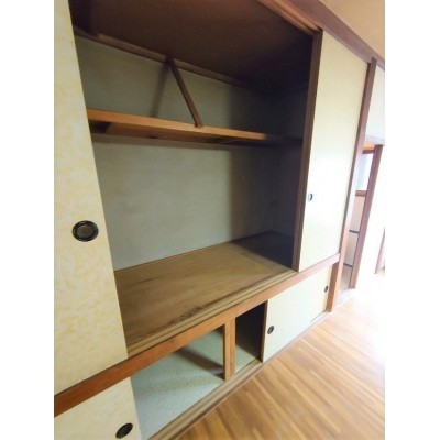 押入れタイプでたっぷり収納できます♪