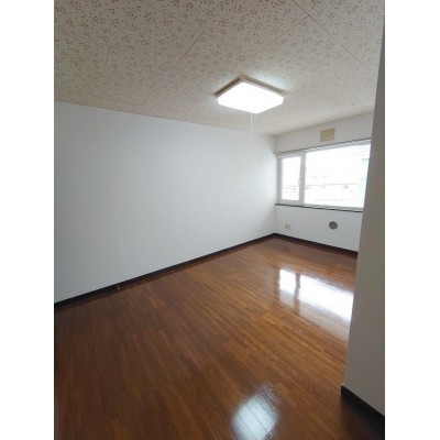 フローリングのお部屋でございます♪