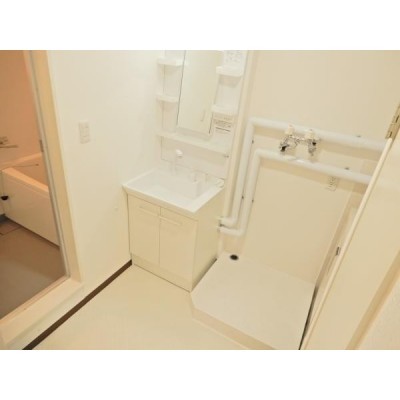 【リフォーム済写真】 壁紙を貼り替えて水回りの掃除がしやすい