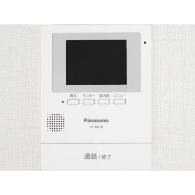 【同仕様写真】新しく設置するドアホンはカラーモニター付き。(