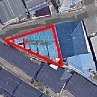 北側の道路に接道しております。