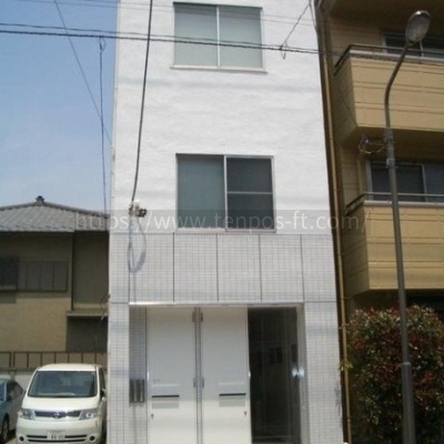 UM202ビル2階-3階　 