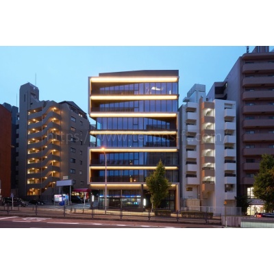 洗練された全面ガラスの美学。名古屋のハイエンドエリアで、感性を形にする場所。🏛️