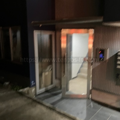 雑色　徒歩4分　下町の人通りも多い路面のカフェ居抜き！