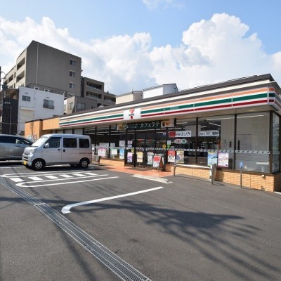最寄りのコンビニまで徒歩2分!