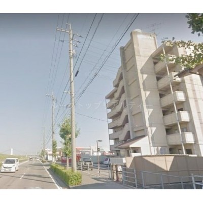 県道沿いです