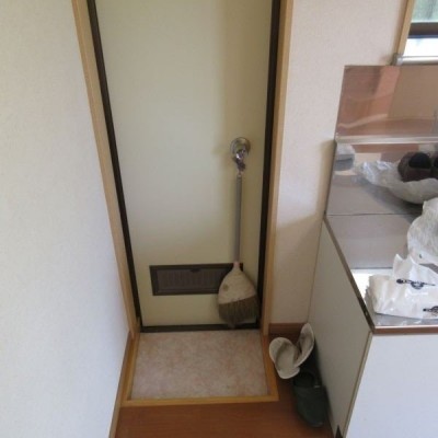 玄関 裏口