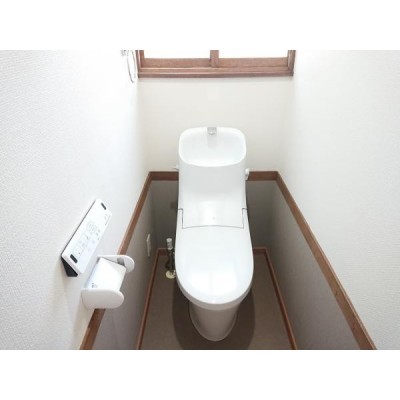 【同仕様写真】トイレは便器ごと新品交換致します。便座も温度調