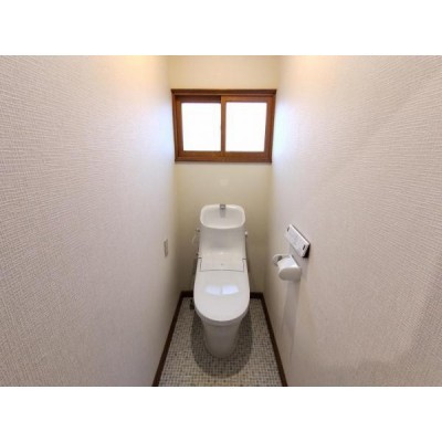 【リフォーム後】トイレは便器ごと新品交換致します。便座も温度
