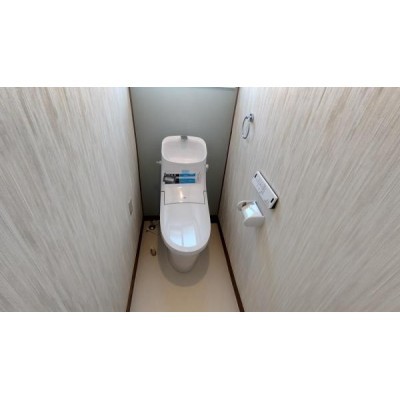 【リフォーム後】トイレは便器ごと新品交換致しました。便座も温