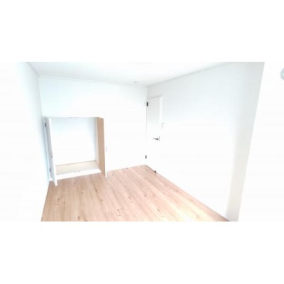 【リフォーム中】1階8畳の和室の部屋です。こちらは畳をフロア