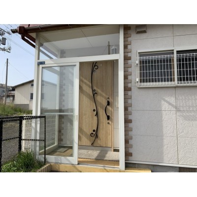 玄関ドアもおしゃれなものに入れ替え済み!