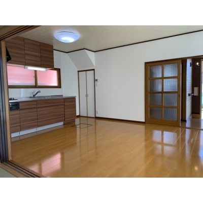階段下収納など細かな配慮のある間取りです!