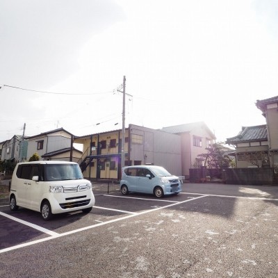 近隣駐車場ご紹介可能♪