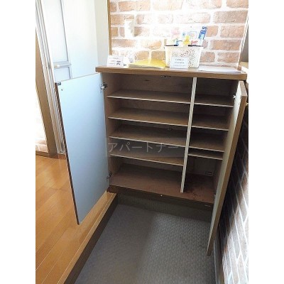 下駄箱も収納十分です。