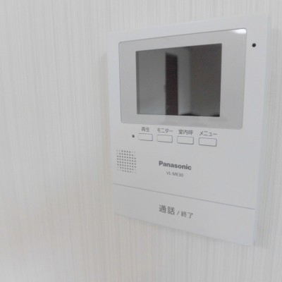 同仕様写真/インターホンは録画機能付きです。