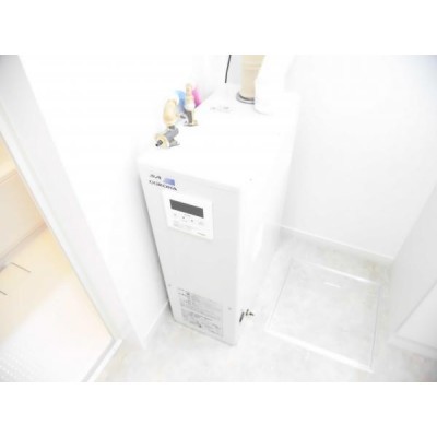 給湯ボイラーは灯油式の屋内ボイラーです。新品に交換しました。