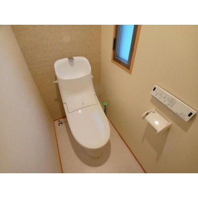 【リフォーム済】トイレはLIXIL製の温水洗浄機能付きに新品