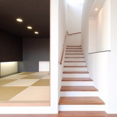 膝への負担が少ないゆるやかな階段です